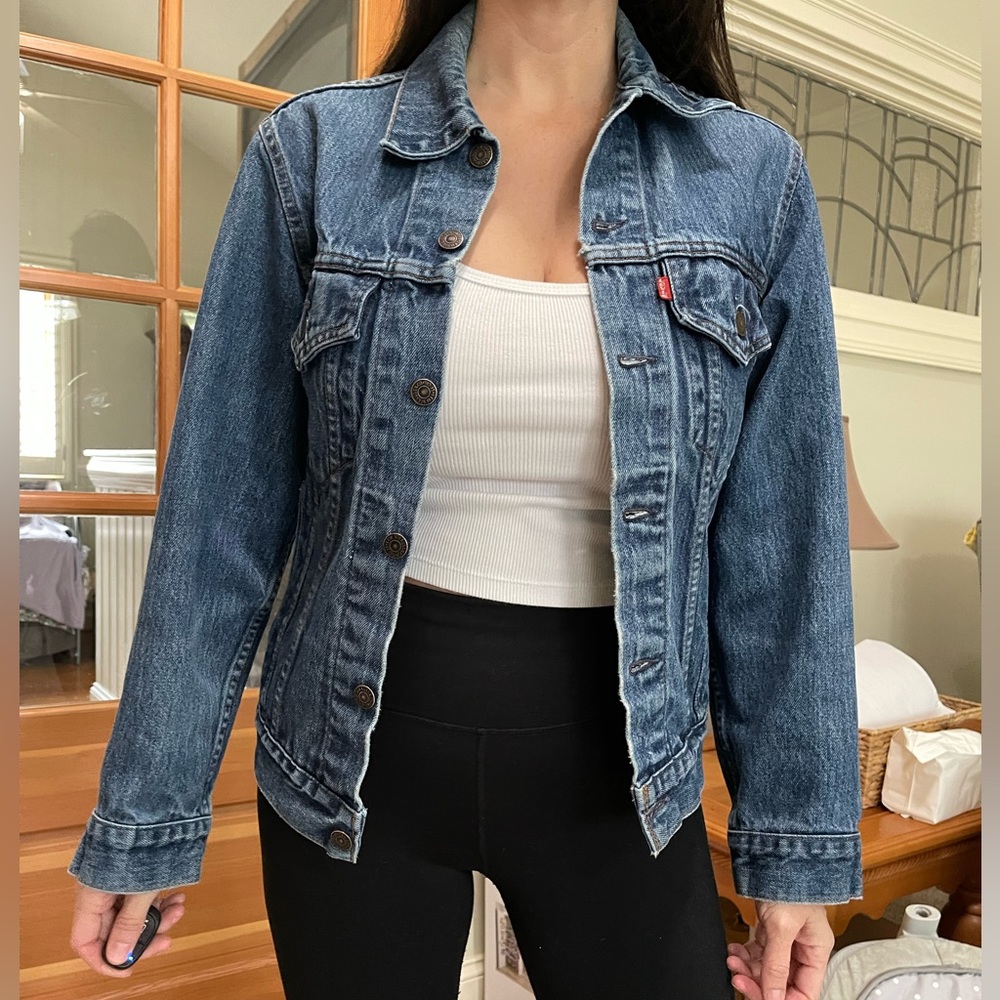 Vintage 80’s Levi’s Denim Trucker Jacket, size 34, small